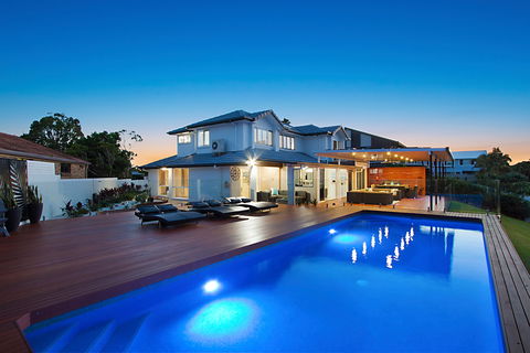 Whitehaven At Broadbeach - Vogue Holiday Homes - New Castle Holiday 1