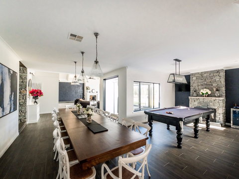 WhiteVale Estate - New Castle Holiday 2