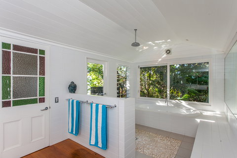 Aria - New Castle Holiday 4