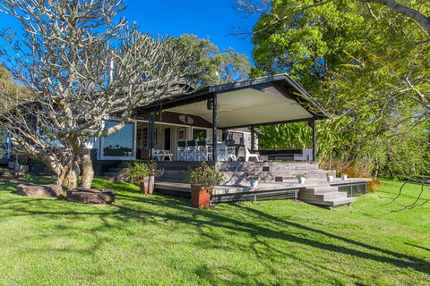 Aria - New Castle Holiday 5