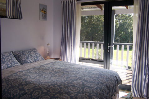 Blue House Bed And Breakfast - New Castle Holiday 6