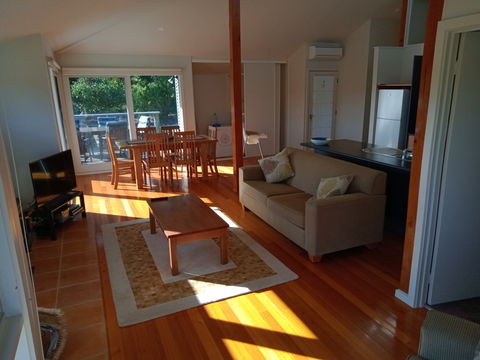 Butler's Bend Holiday Villa - New Castle Holiday 7