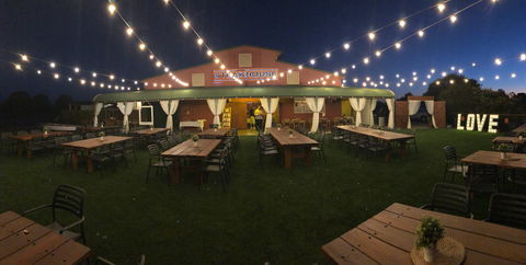 Clydesdale Motel And Steakhouse - New Castle Holiday 0