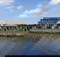 Coral Tree Lodge Tourist Park - New Castle Holiday