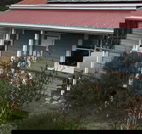 Derby Digs Cottage - New Castle Holiday