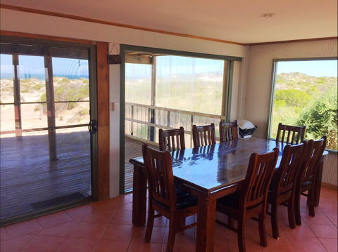 Fowlers Bay Beach House - New Castle Holiday 4
