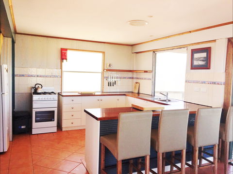 Fowlers Bay Beach House - New Castle Holiday 5