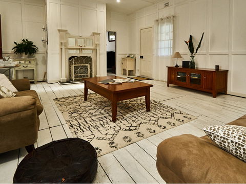 Glenellyn House - Servants Quarters - New Castle Holiday 3