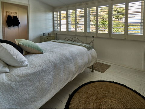 Glenellyn House - Servants Quarters - New Castle Holiday 6