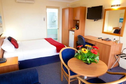 Karinga Motel, SureStay Hotel By Best Western - New Castle Holiday 5