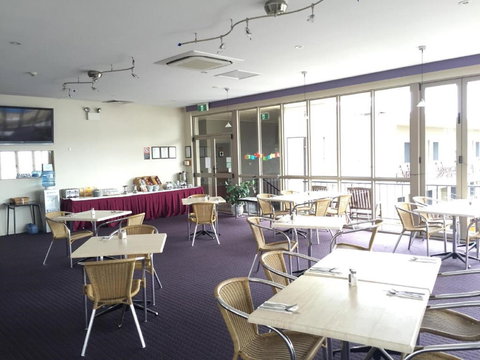 Karinga Motel, SureStay Hotel By Best Western - New Castle Holiday 9