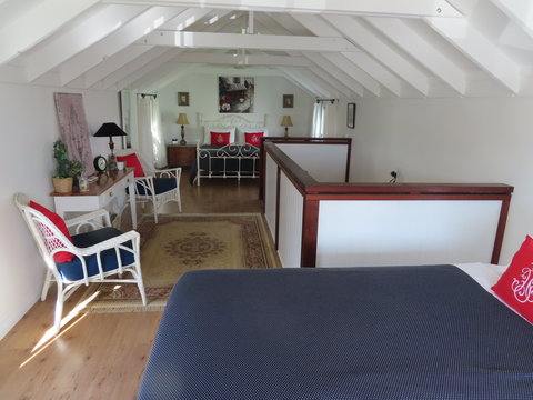 Maison De May Boutique Bed And Breakfast - New Castle Holiday 1