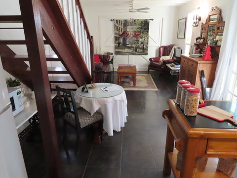 Maison De May Boutique Bed And Breakfast - New Castle Holiday 3