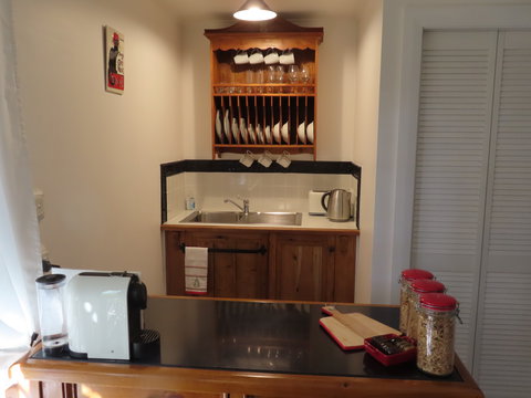 Maison De May Boutique Bed And Breakfast - New Castle Holiday 5