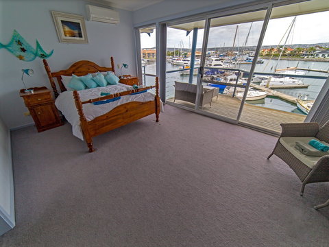 Marina Reflections - New Castle Holiday 3