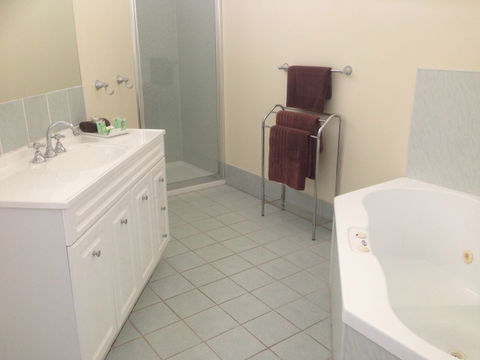 Meeniyan Motel And Bike Hire - New Castle Holiday 5