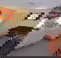 Morgan Colonial Motel - New Castle Holiday