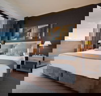 Oaks Brisbane on Margaret Suites - New Castle Holiday