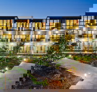 Quality Hotel Taylors Lakes - New Castle Holiday