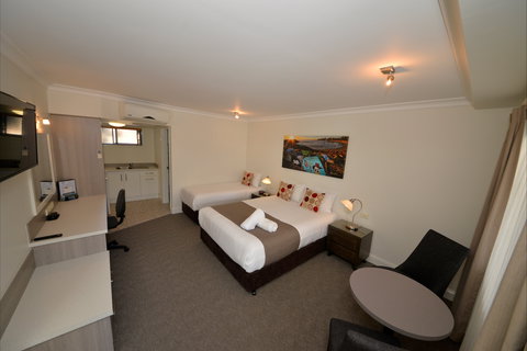 Rockpool Motor Inn - New Castle Holiday 1