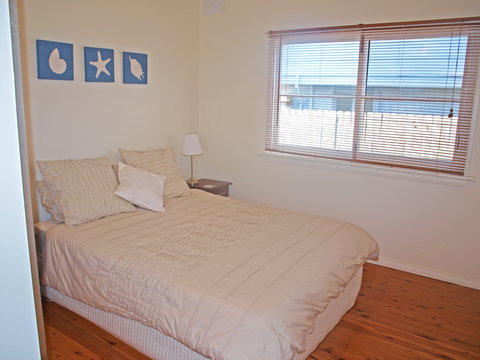 Sandy Shore Hideaway - New Castle Holiday 7