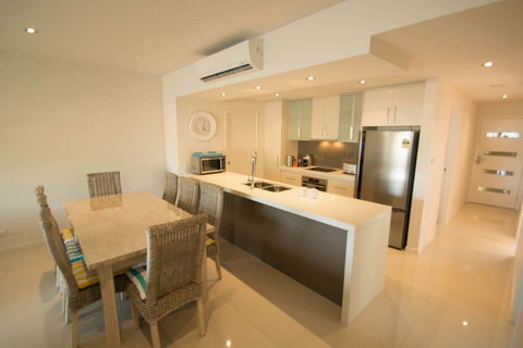 Serenity Shores - New Castle Holiday 0