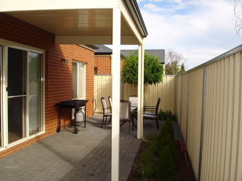 Shamore Apartments - Eleventh Street Mildura - New Castle Holiday 5
