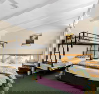 Solomon Inn - New Castle Holiday