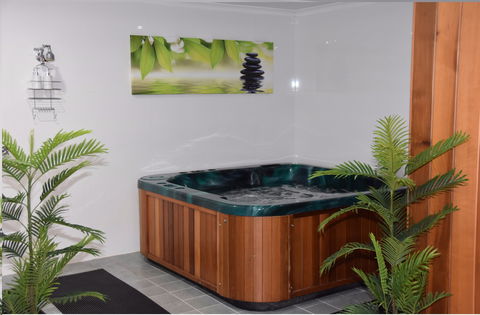 Summit Ridge Alpine Lodge - New Castle Holiday 4