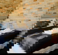 The Australian Hotel Motel - New Castle Holiday