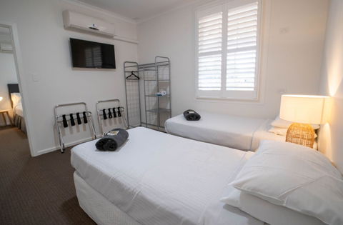 The Platypus Accommodation And Cafe - New Castle Holiday 4