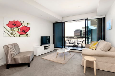Waterfront Melbourne Apartments - New Castle Holiday 1