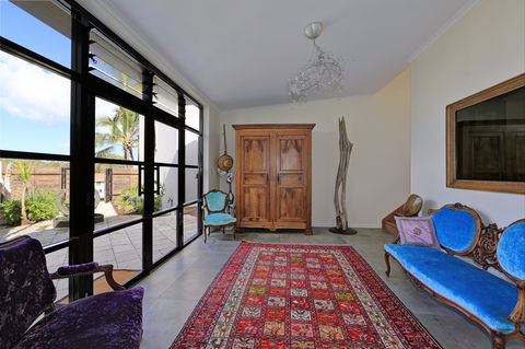 ZEN Beach Retreat - New Castle Holiday 8