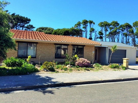 30 Strangways - New Castle Holiday 1