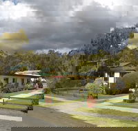 Binalong Bungalows - New Castle Holiday