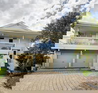 Breezes  Hayborough - New Castle Holiday