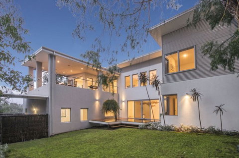 Calm Waters - New Castle Holiday 0