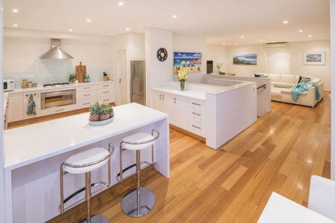 Calm Waters - New Castle Holiday 2