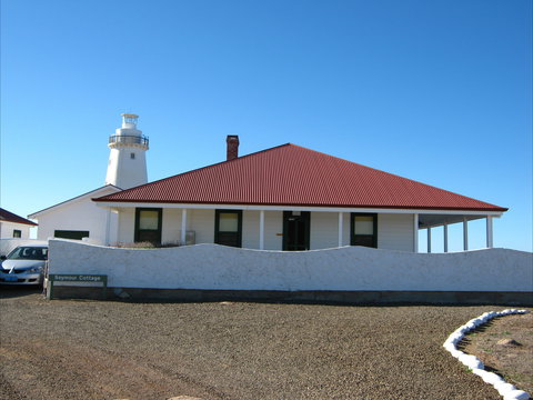 Cape Willoughby Lighthouse Keepers Heritage Accommodation - New Castle Holiday 2