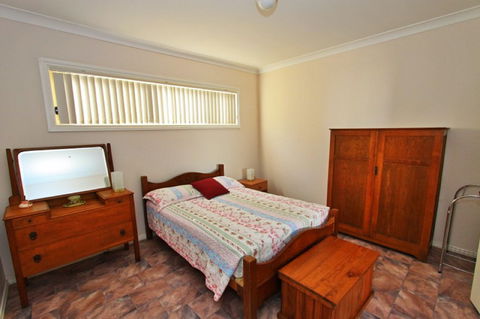 Cosy Cottage By The Sea - New Castle Holiday 2