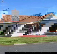 Gillian on Meylin - New Castle Holiday