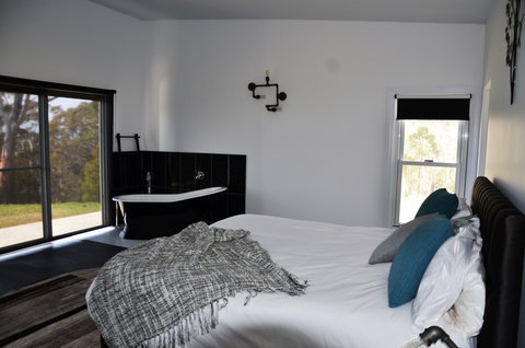 Hickory Moon - New Castle Holiday 0