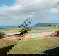 Jay Jay's Beach House - New Castle Holiday