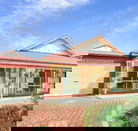 Marina Cove on Janz - New Castle Holiday