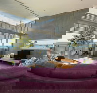 New York Loft Style Waterfront 3BR Holiday Home - New Castle Holiday