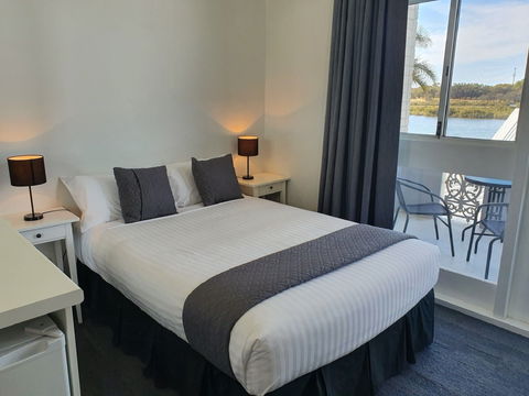 Parade Hotel - New Castle Holiday 0