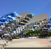 Rockingham Apartments - New Castle Holiday