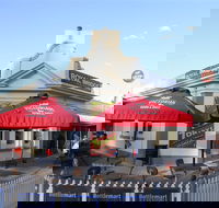 Royal Bridge Hotel Barham - New Castle Holiday