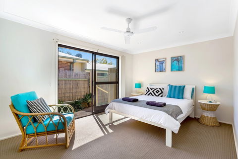 Shearwater At Shoal Bay Cottage One - Dogs Welcome! - New Castle Holiday 1