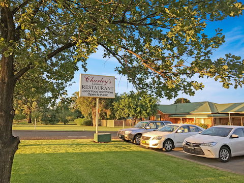 The Leeton Heritage Motor Inn - New Castle Holiday 1